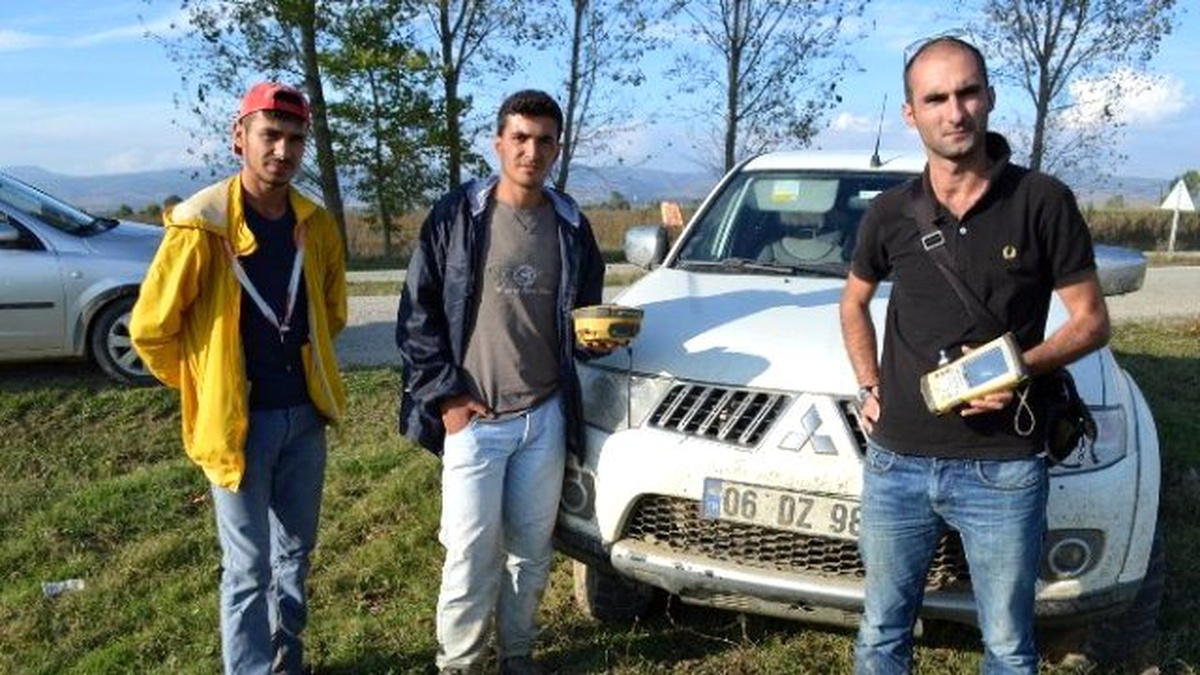Arazi Ölçüm Aletini Çaldılar