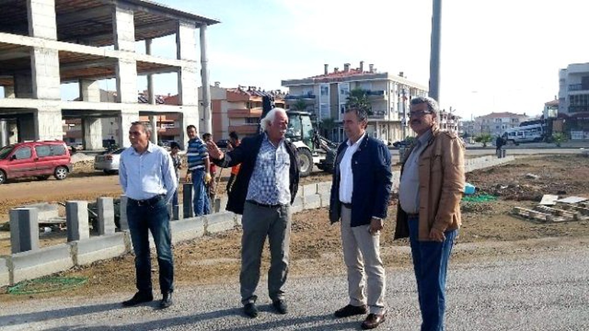 Ayvalık Belediyesinden Kavşak Düzenleme Çalışmaları