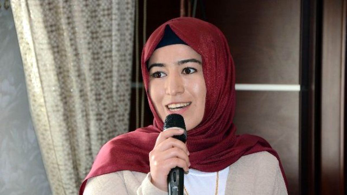Bakan Eroğlu Memleketi Afyonkarahisar\'da Gençlerle Bir Araya Geldi
