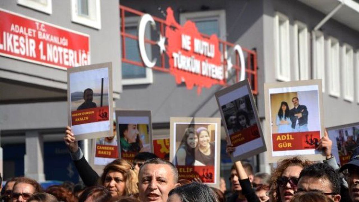 Balıkesir\'de Terör Saldırısına Tepki Yürüyüşü