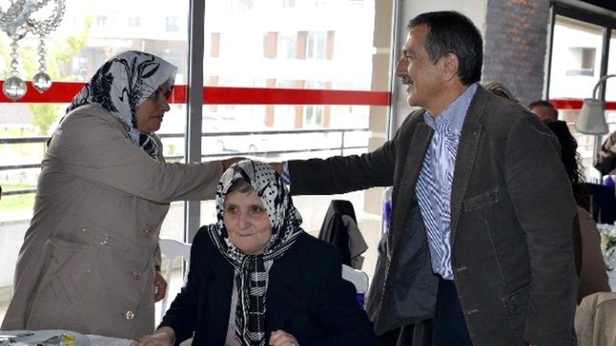 Başkan Ataç Şehit Aileleri ile Birlik Mesajı Verdi;