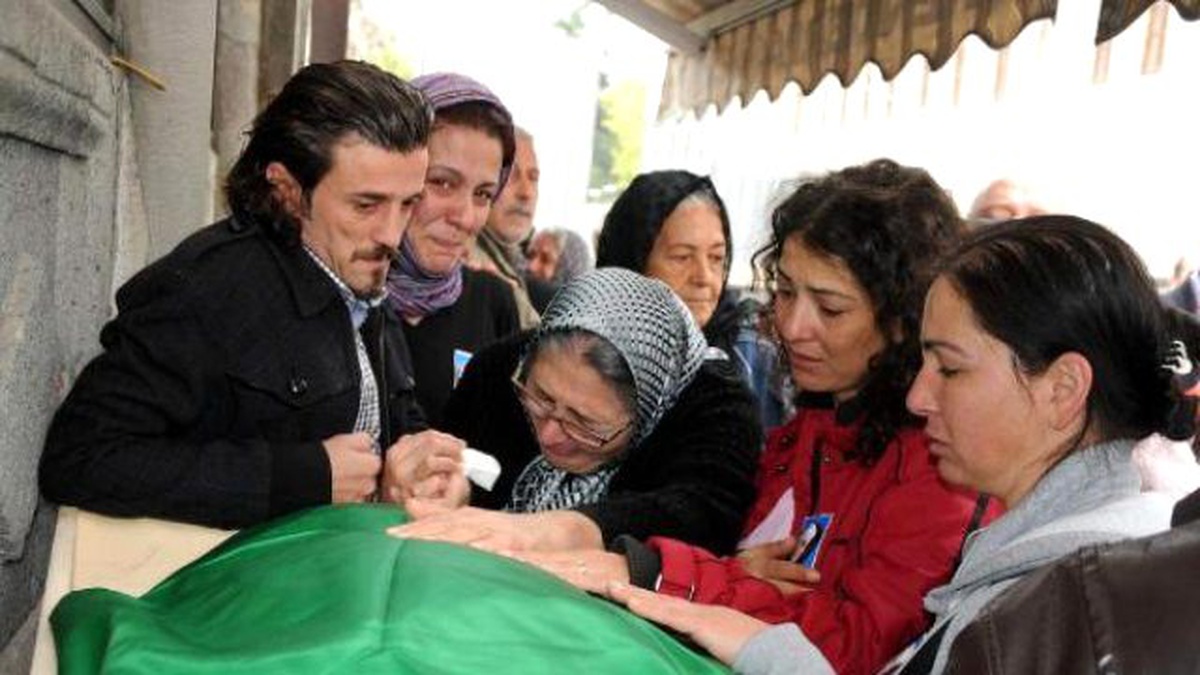Bombalı Saldırının Kurbanlarından Gökmen Dalmaç Trabzon\'da Toprağa Verildi