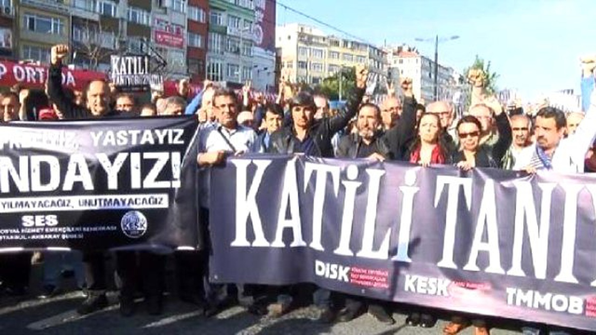 Çapa\'da Sağlık Çalışanlarından Anma ve Yürüyüş