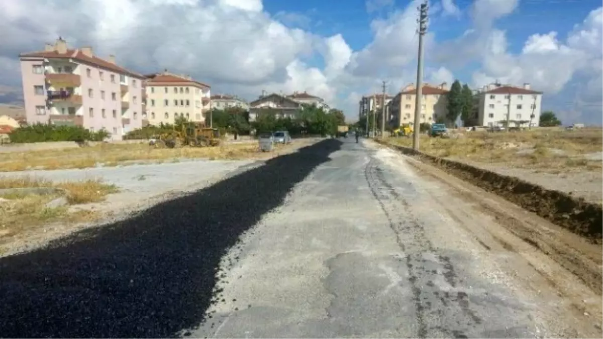 İnönü Mahallesi Behsat Ecemiş Caddesi Asfaltlama Çalışması Tamamlandı