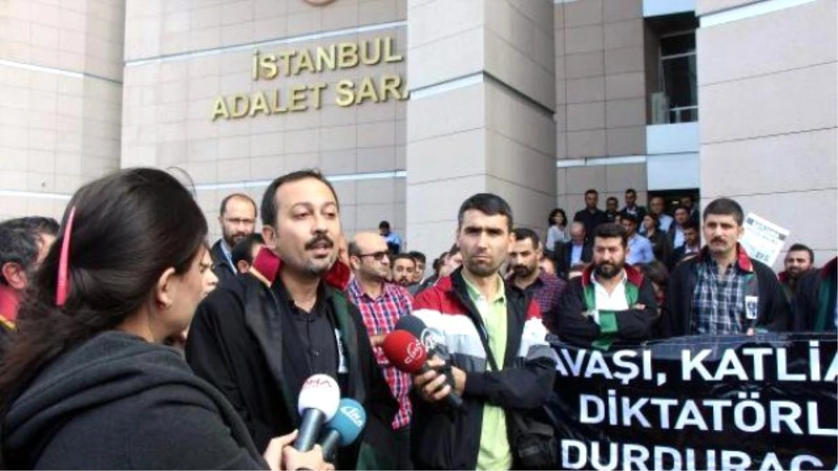 İstanbul Adalet Sarayı\'nda Avukatlardan Ankara Protestosu