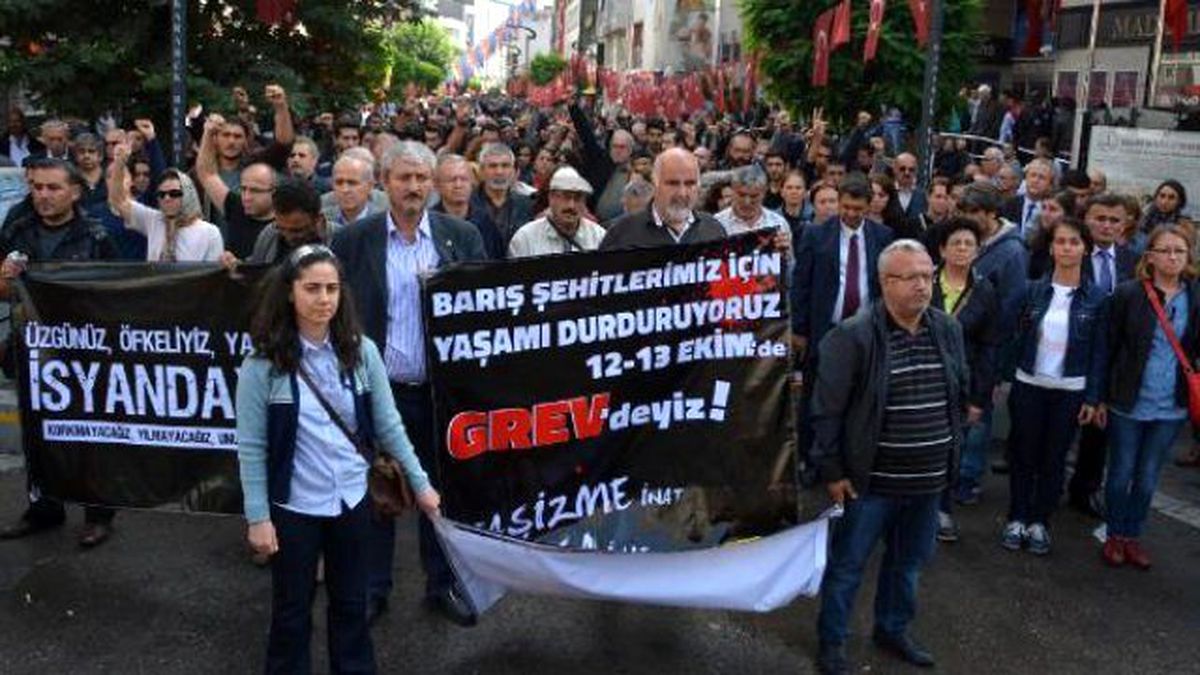 Karabük\'te \'Katliam Protestosu\'nda Gerginlik Çıktı
