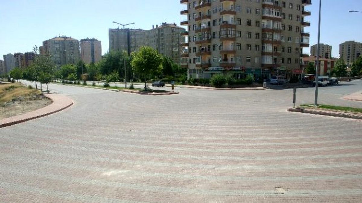 Köşk Mahallesinde Üçlü Çalışma