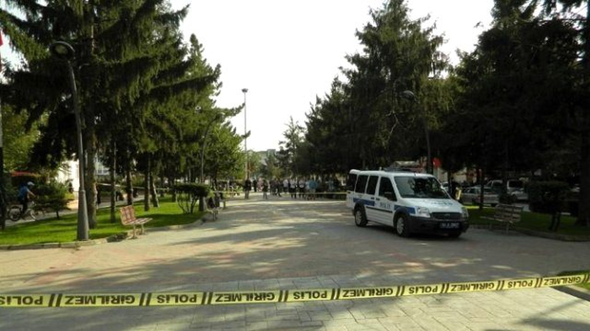 Öğrencinin Bankta Unuttuğu Çanta Paniğe Neden Oldu