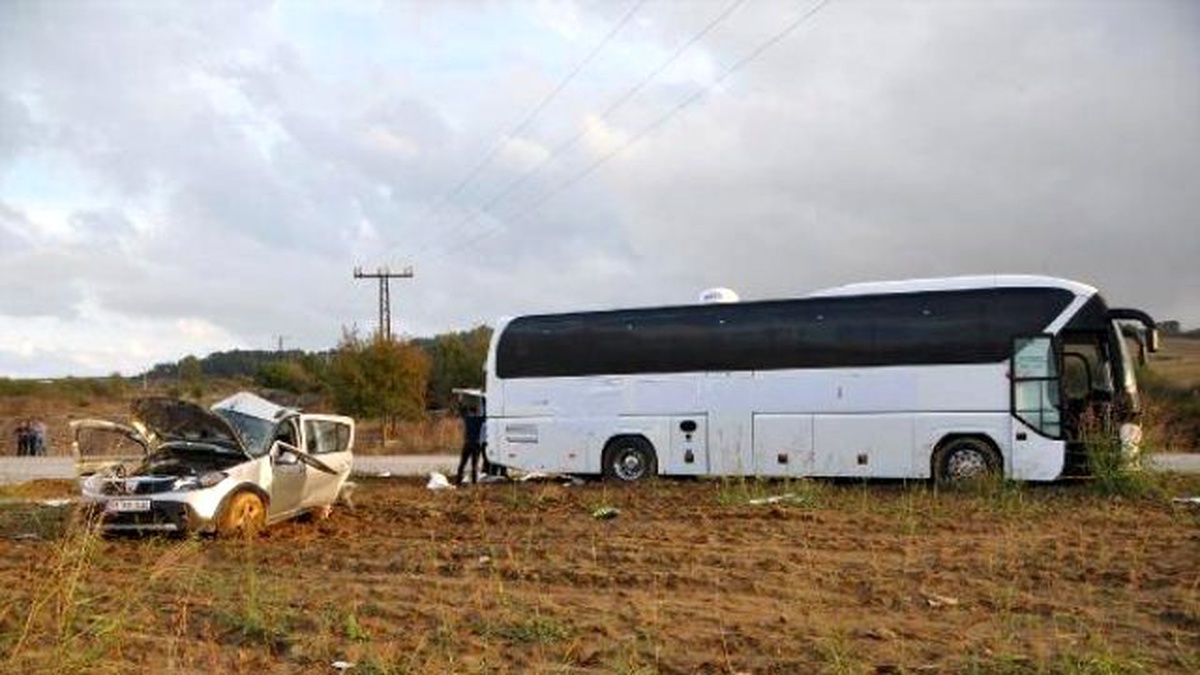 Otobüsün Çarptığı Otomobilin Sürücüsü Öldü