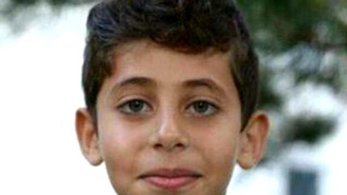 Patlamada Ölen 9 Yaşındaki Veysel ile Babası Yanyana Defnedildi