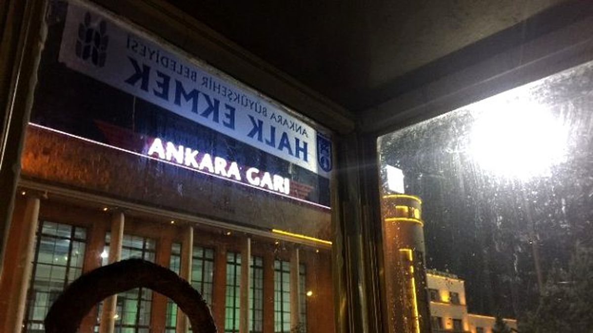 Ankara'daki Patlamadan Geriye Sadece Simitleri Kaldı