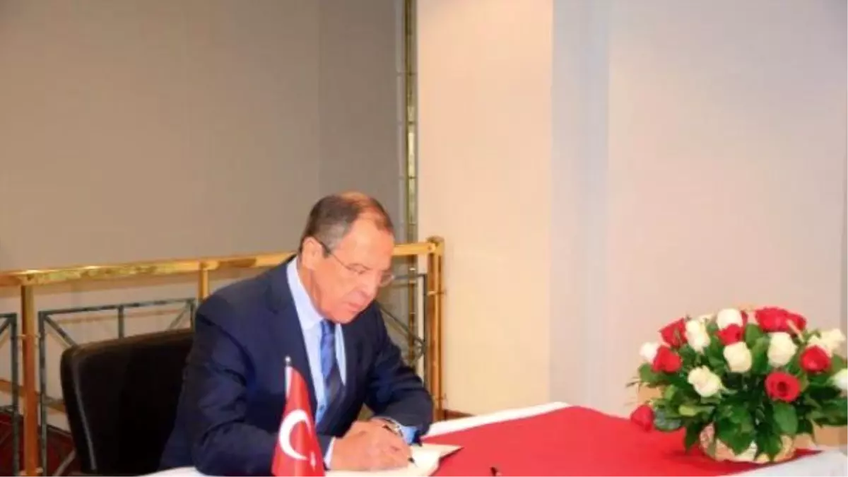 Rusya Dışişleri Bakanı Lavrov, Patlamada Hayatını Kaybedenler İçin Açılan Deftere Başsağlığı...