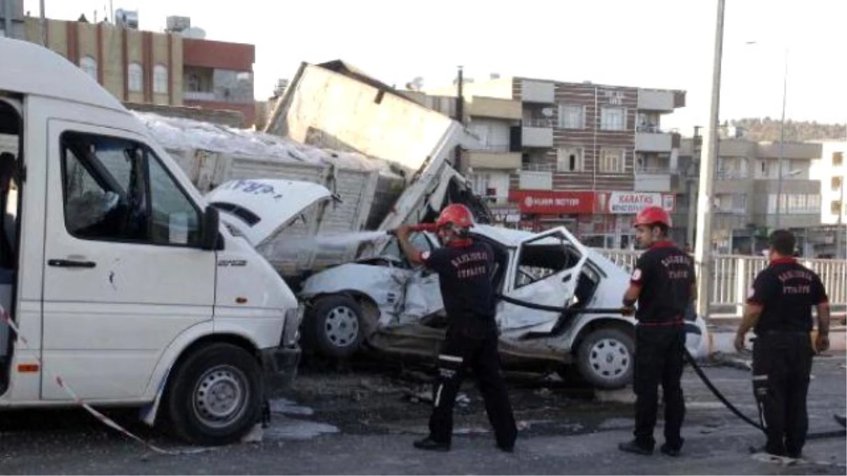 Şanlıurfa\'da Zincirleme Kaza: 13 Yaralı