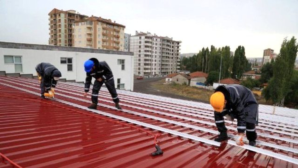Türkiye\'nin Resmi Kurum Tarafından Yapılan En Büyük Çatı Üstü Güneş Paneli