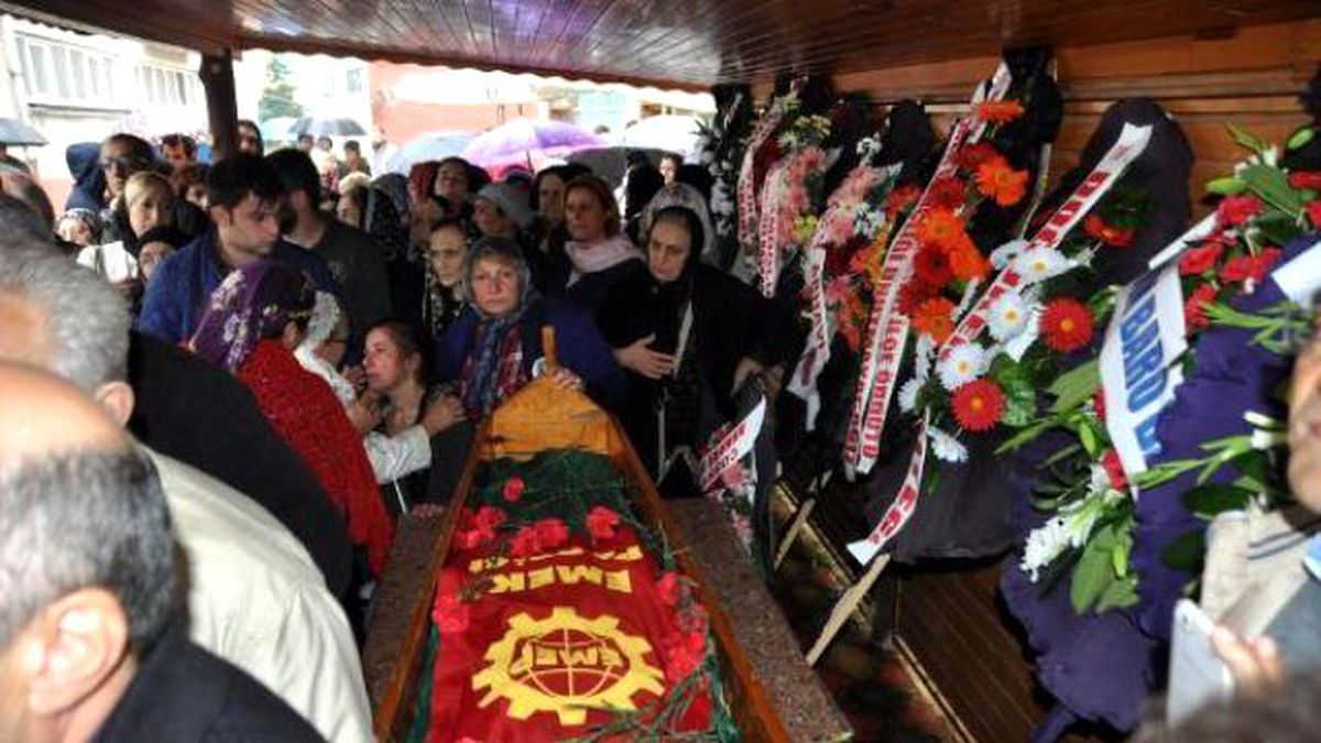 Üniversite Öğrencisi Elif Kanlıoğlu Artvin'de Son Yolculuğuna Uğurlandı