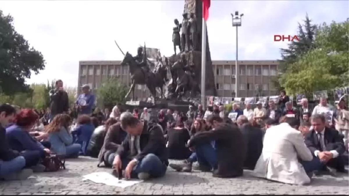 Uşak - Ankara\'daki Terör Saldısına Uşak\'ta Oturma Eylemli Protesto