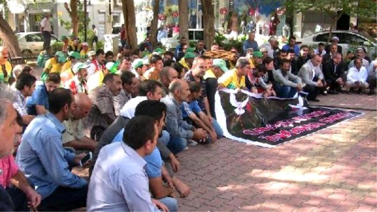 Viranşehir\'de İşçilerden Protesto Yürüyüşü
