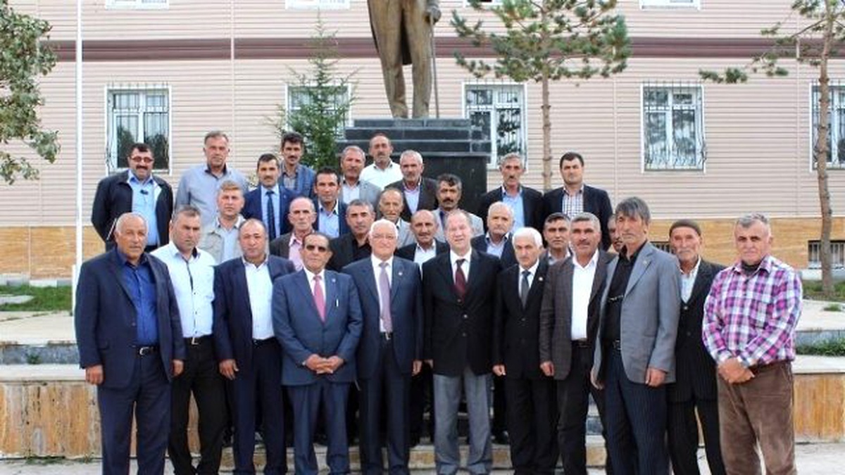Yıldızeli\'nde Kaymakam\'a Pınar\'a Destekler Sürüyor