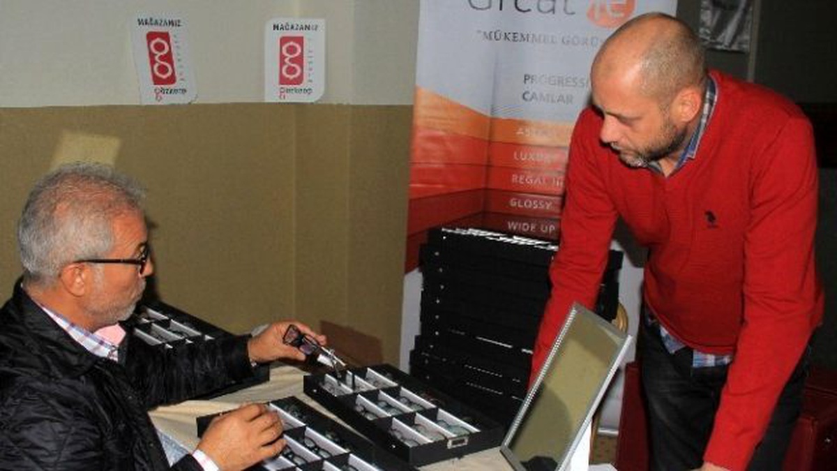 2016 Yılı Gözlük Modelleri Görücüye Çıktı