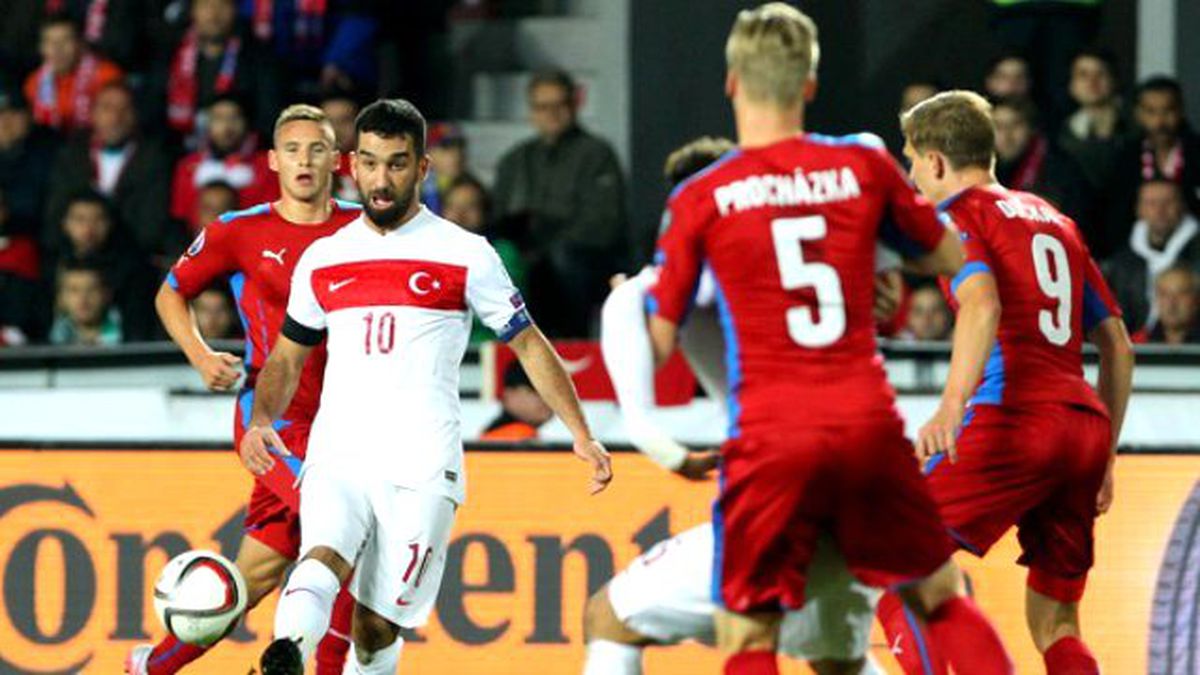 Arda Turan'dan Mehmet Demirkol'a: Bazı Gazeteciler de Üst Seviyelere Çıksın