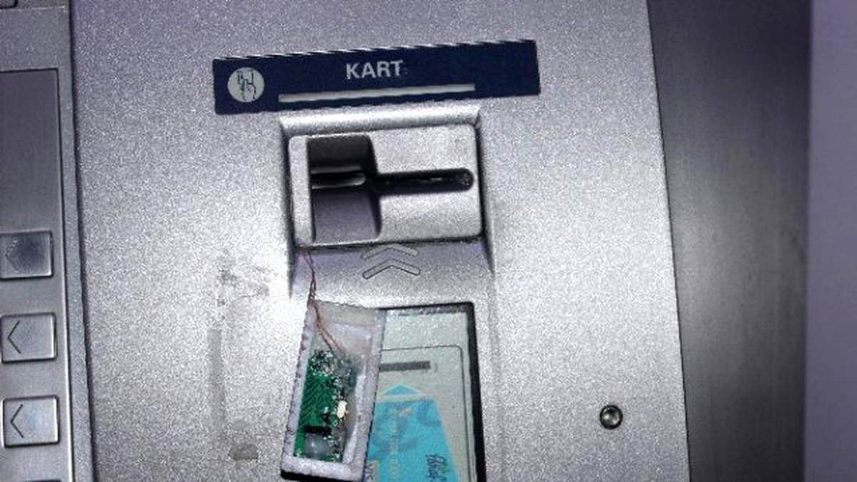 Atm\'ye Kurulan Düzenek Son Anda Fark Edildi