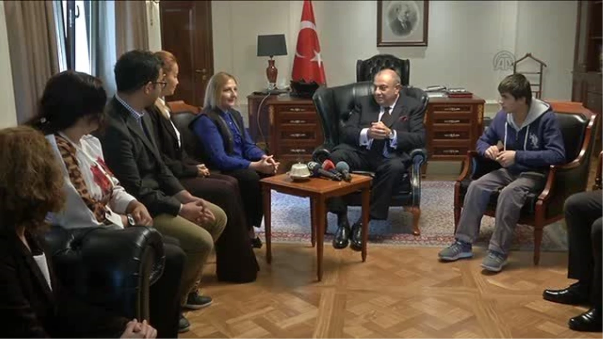 Başbakan Yardımcısı Türkeş\'in Serçev Heyetini Kabulü