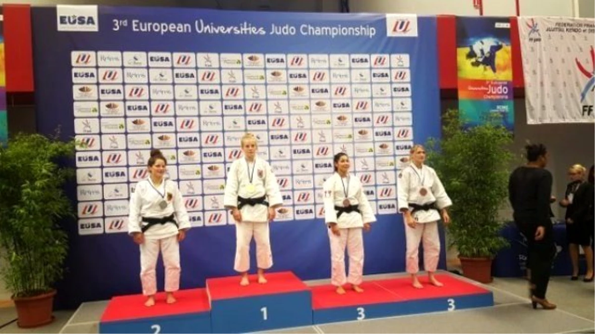Beü\'nün Milli Judocuları Fransa\'dan Madalyalarla Döndü