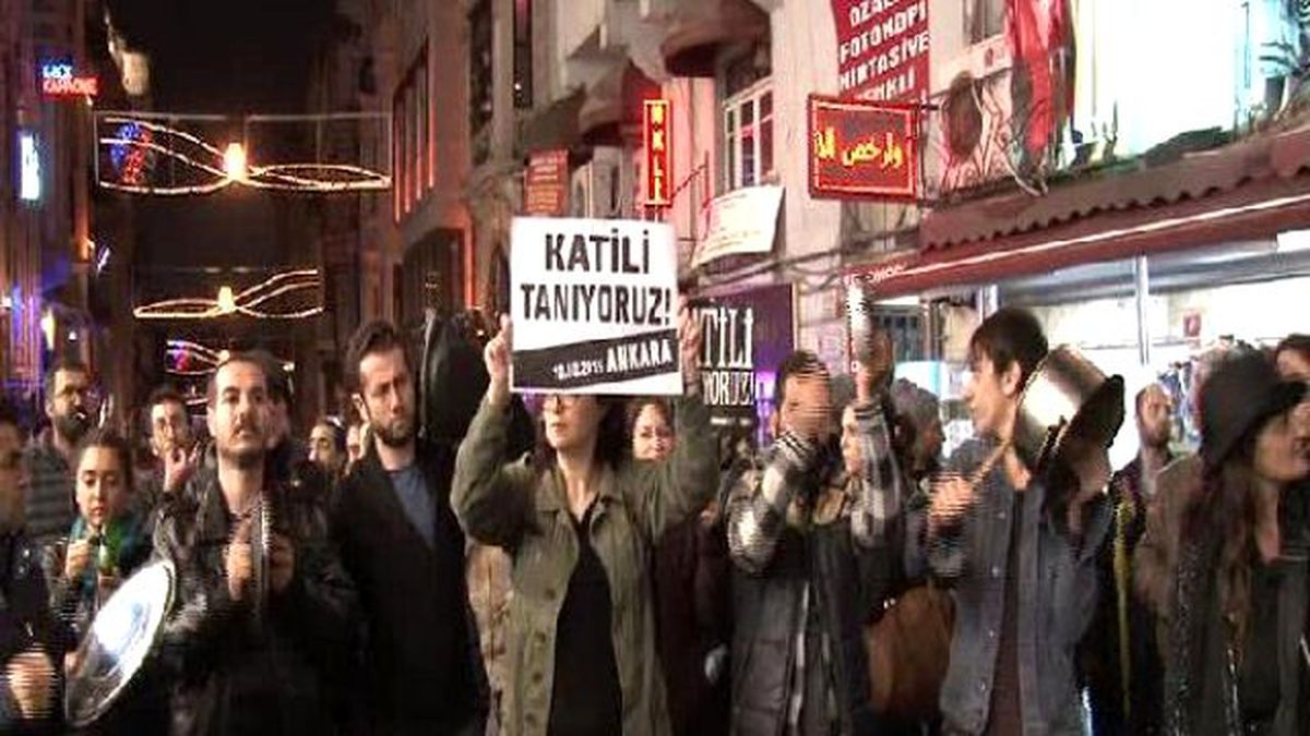 Beyoğlu\'nda Tencereli, Tavalı, Düdüklü Eylem...