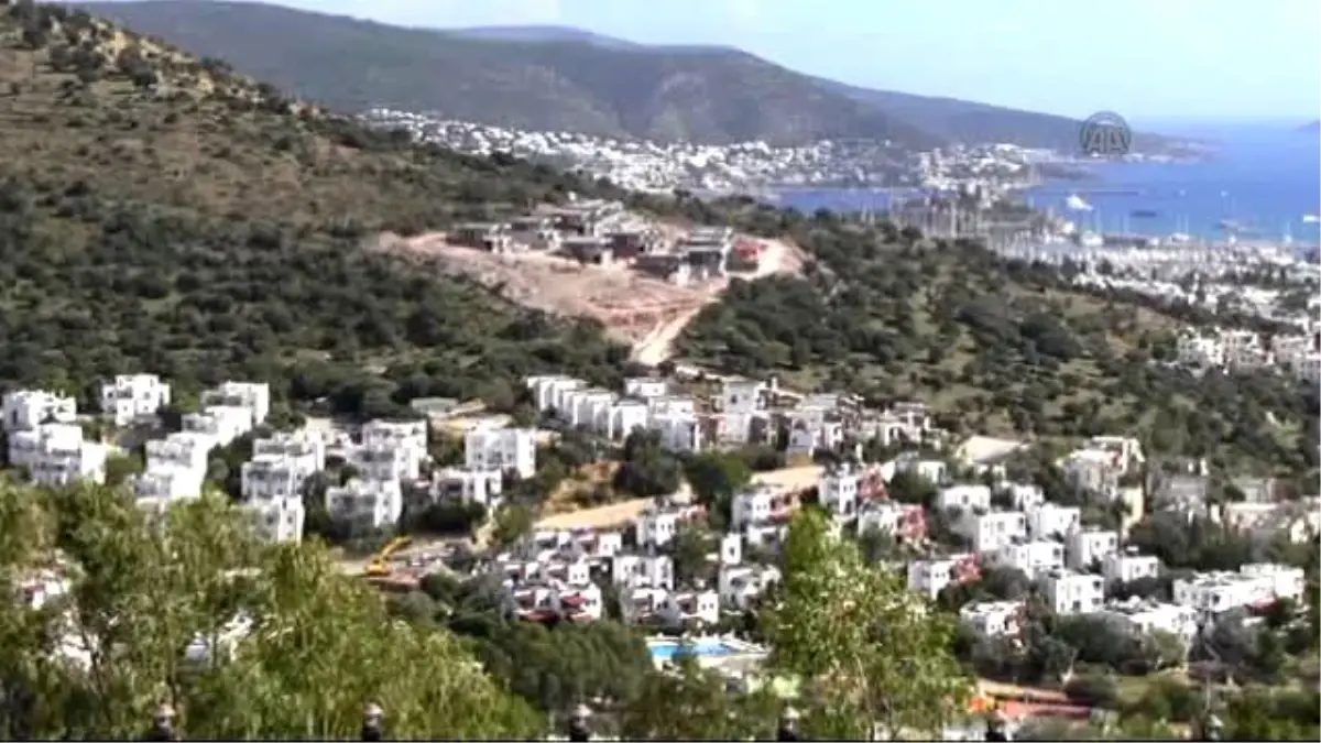 Bodrum\'da İnşaat Alanında Bulunan Antik Mezarlar