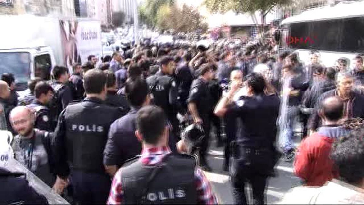Canlı Bomba Saldırısını Protesto Eyleminde Arbede