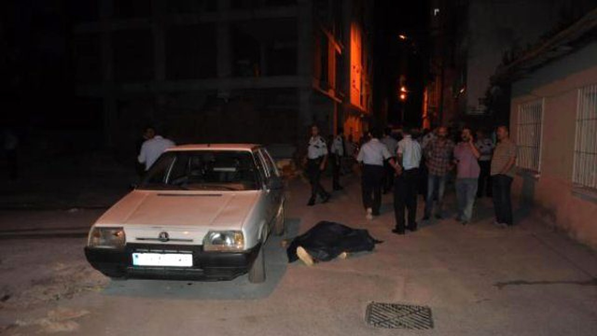 Eşiyle Tartıştı, Barıştırmaya Gelen Bacanağını Vurdu