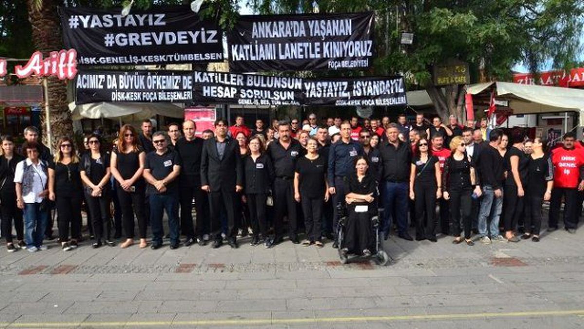 Foça\'da Grevli Protesto