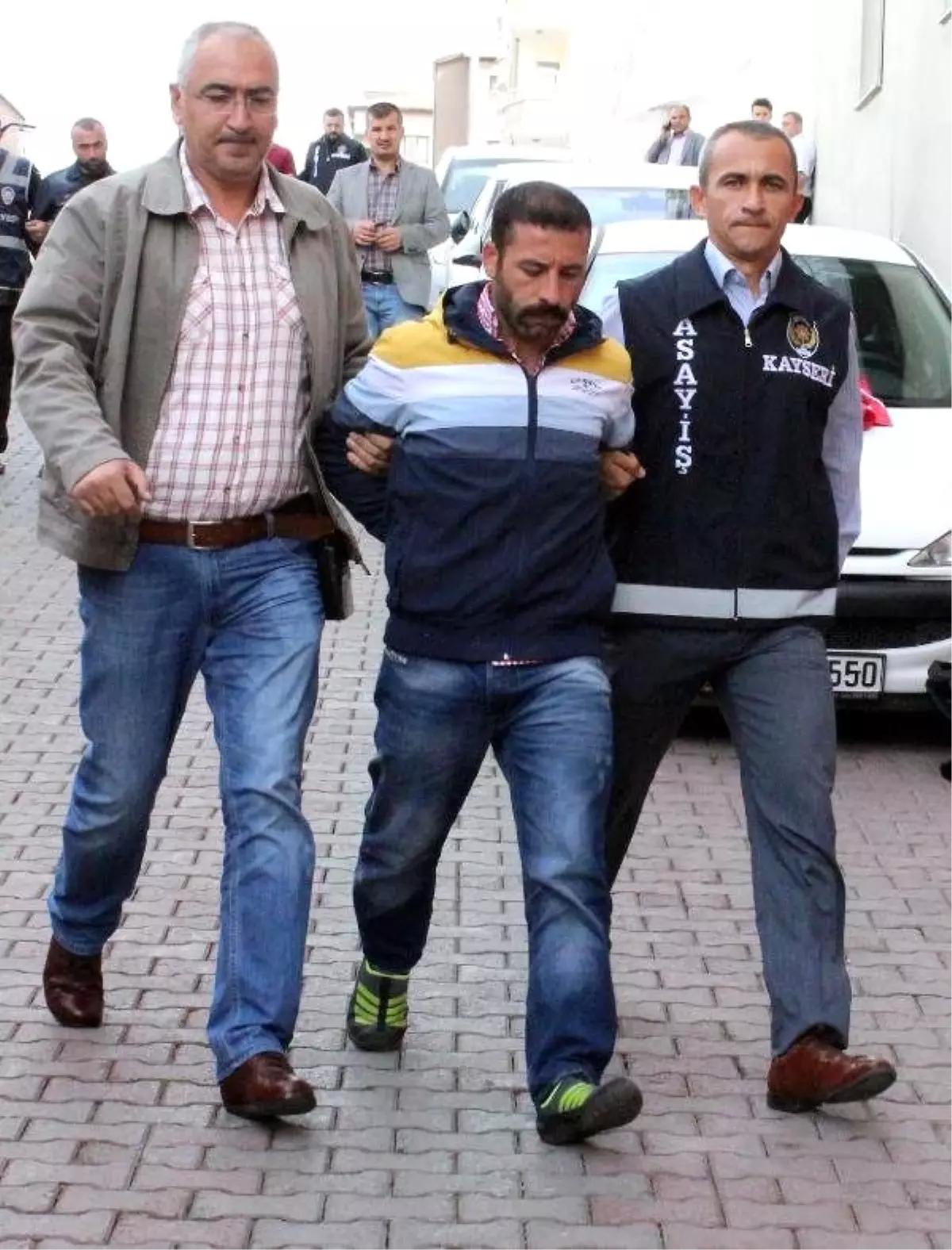 Kamyon Şoförü Cinayetinde 3 Şüpheli Yakalandı