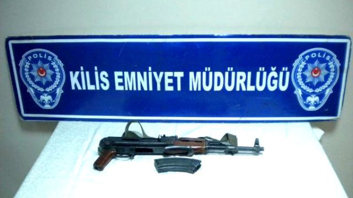 Kilis\'te Tüfek ve Uyuşturucu Hap Ele Geçirildi
