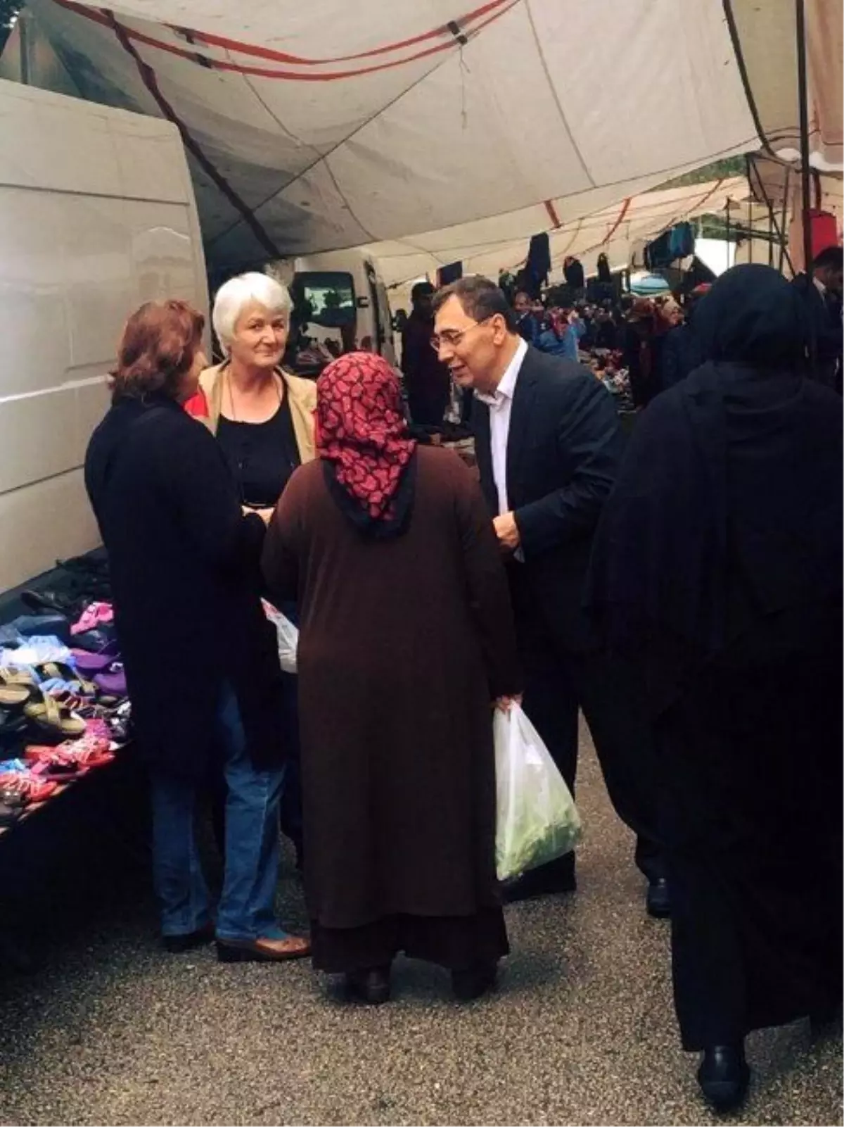 MHP Milletvekili Adayı Adem Kar, Çarşı Pazar Geziyor