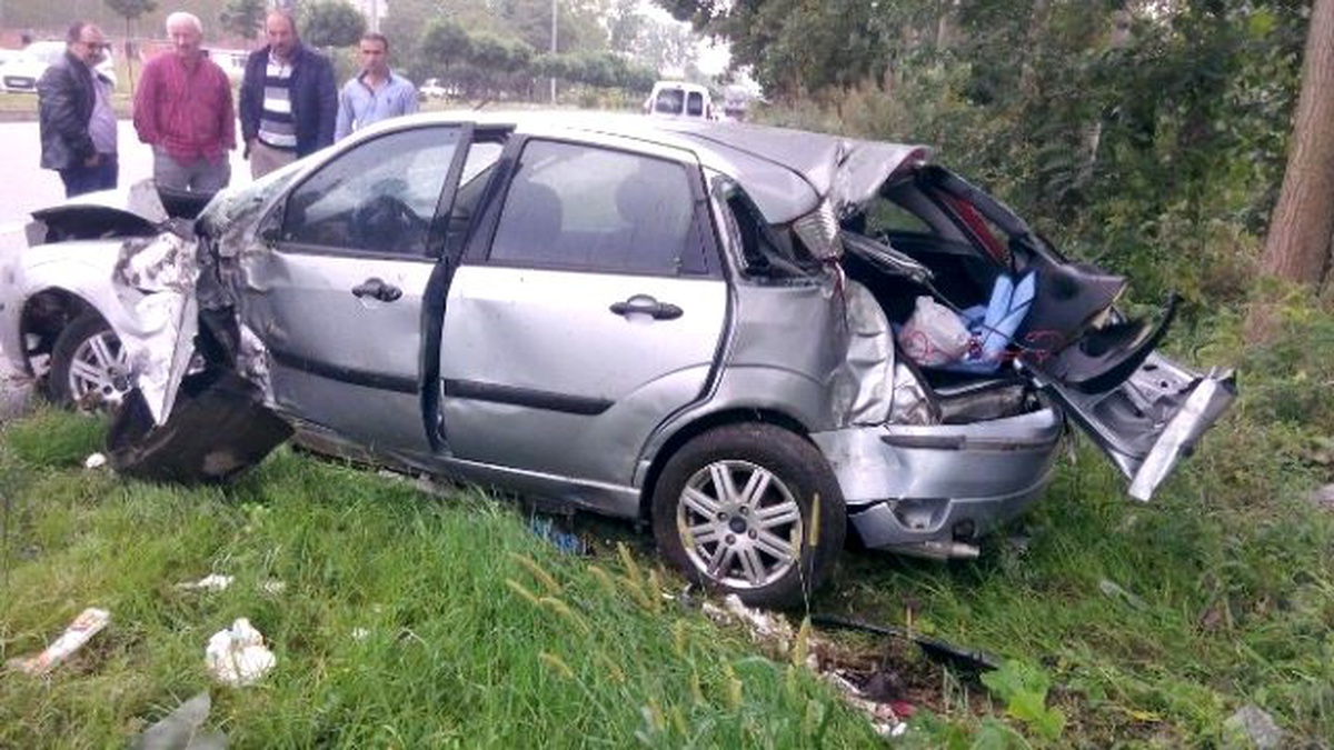 Otomobil Kavak Ağacına Çarptı: 1 Yaralı
