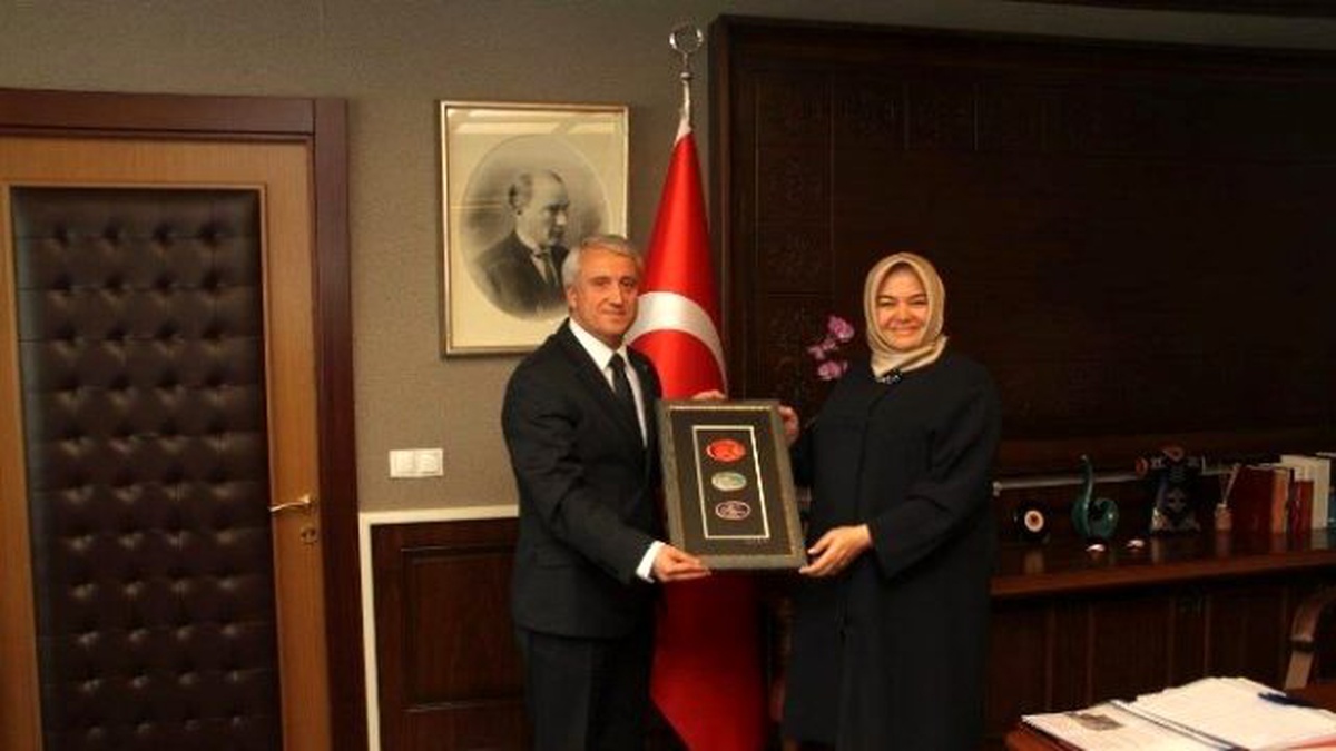 Rektör Gündoğan\'dan Aile ve Sosyal Politikalar Bakanı Gürcan\'a Ziyaret