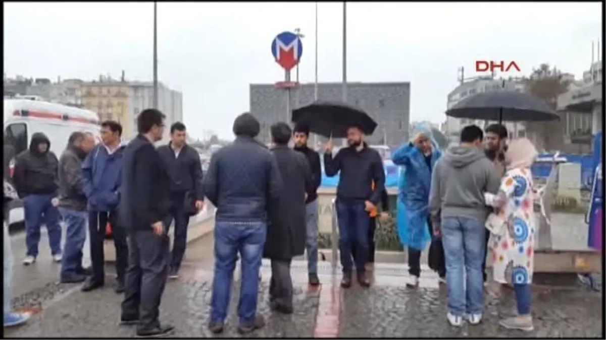 Taksim Metro Durağı Kapatıldı