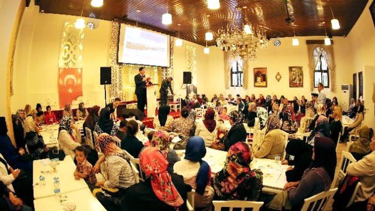 Tok, İlkadımlı Bayanları Acem Tekkesi\'nde Ağırladı