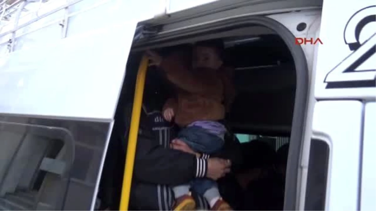 14 Kişilik Araçtan 40 Suriyeli Çıktı