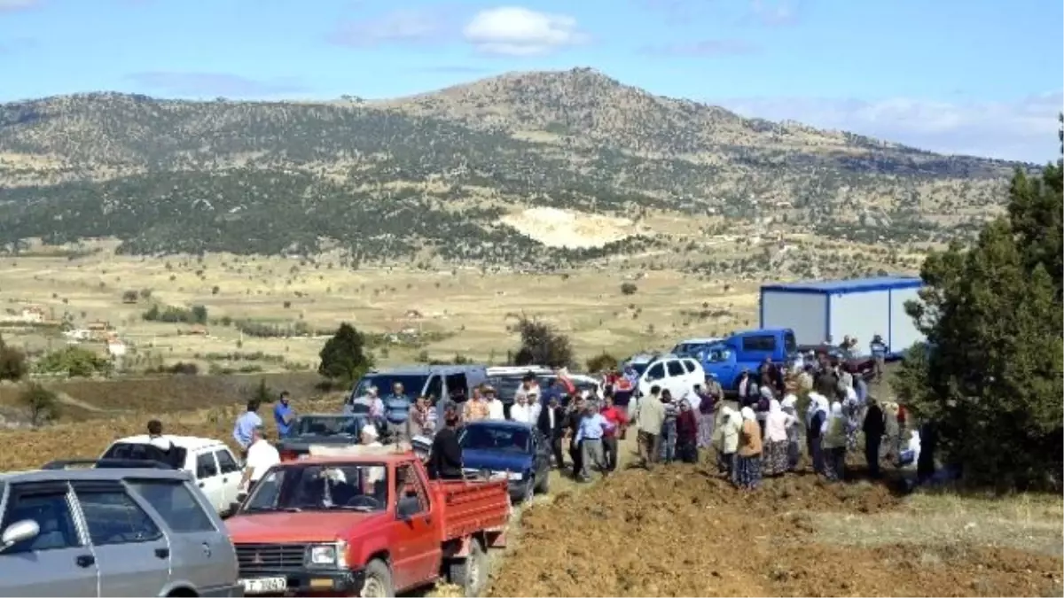 650 Yıllık Yayla Karaçulha\'da Arazi Kavgası