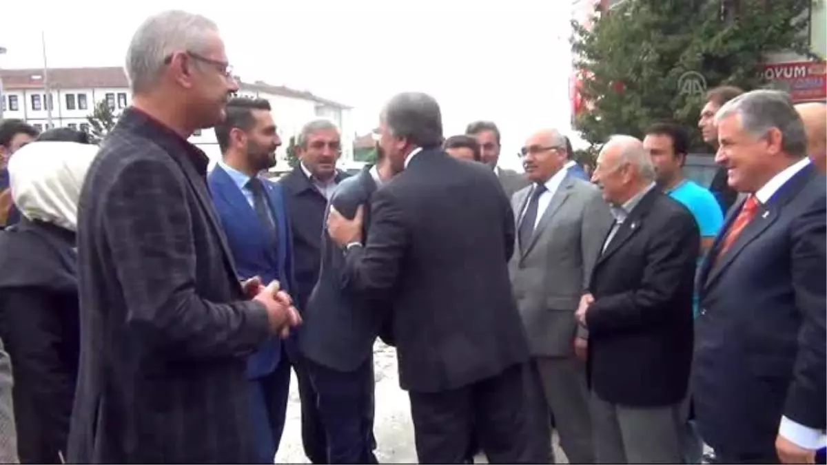 AK Parti Genel Başkan Yardımcısı Şahin\'in Esnaf Ziyareti