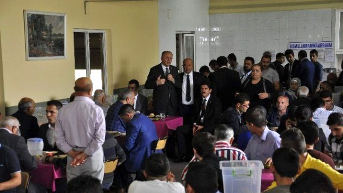 Ak Partililer Akınal Bella\'yı Ziyaret Etti
