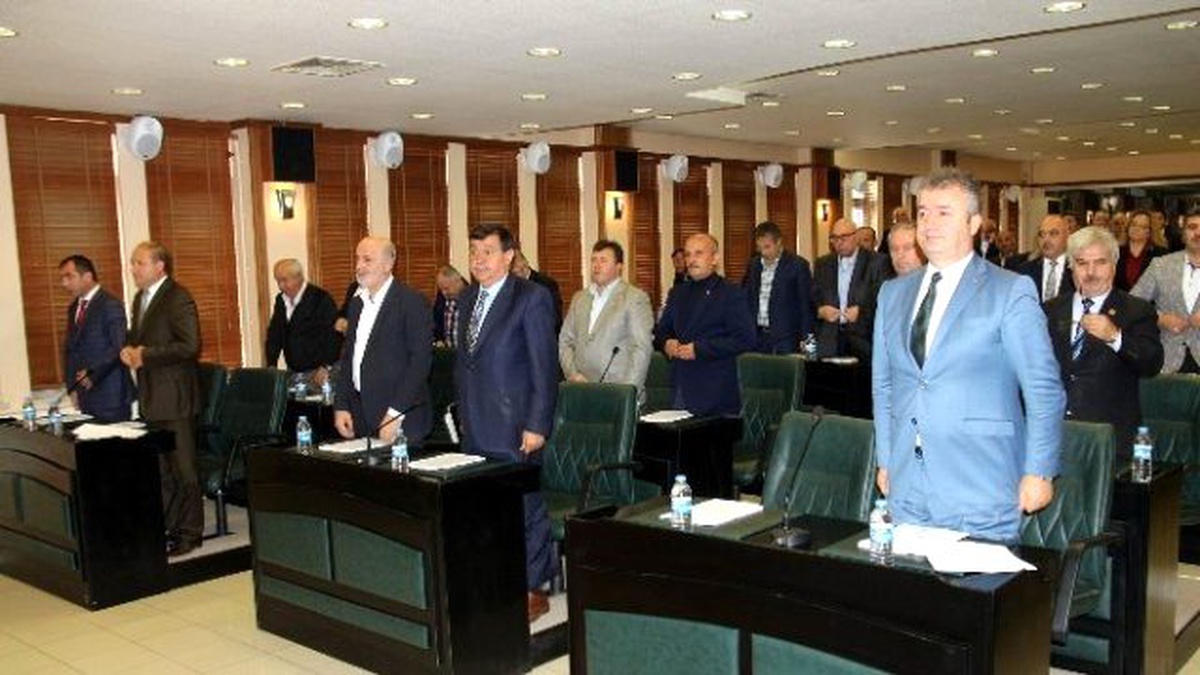 Ankara\'daki Patlamada Ölenler Mecliste Anıldı