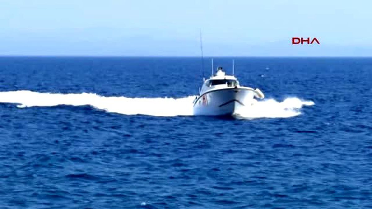 Çanakkale - Ege\'de Kaçak Teknesi Alabora Oldu: 3 Kayıp