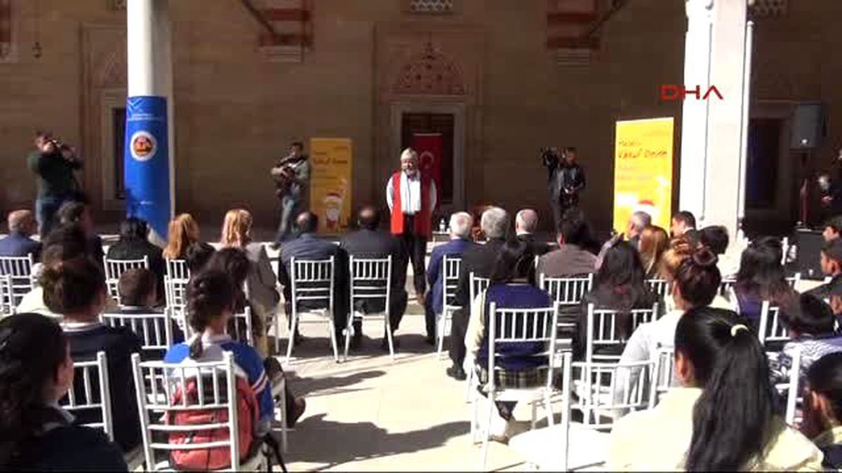 Edirne Valisi, Tiyatro Oyuncusu Oldu