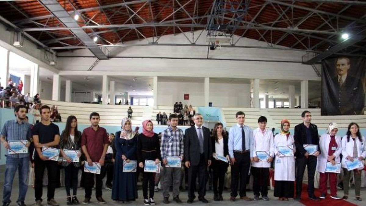 Erciyes Üniversitesi Tıp Fakültesinde Öğrenciler Önlüklerini Giydi