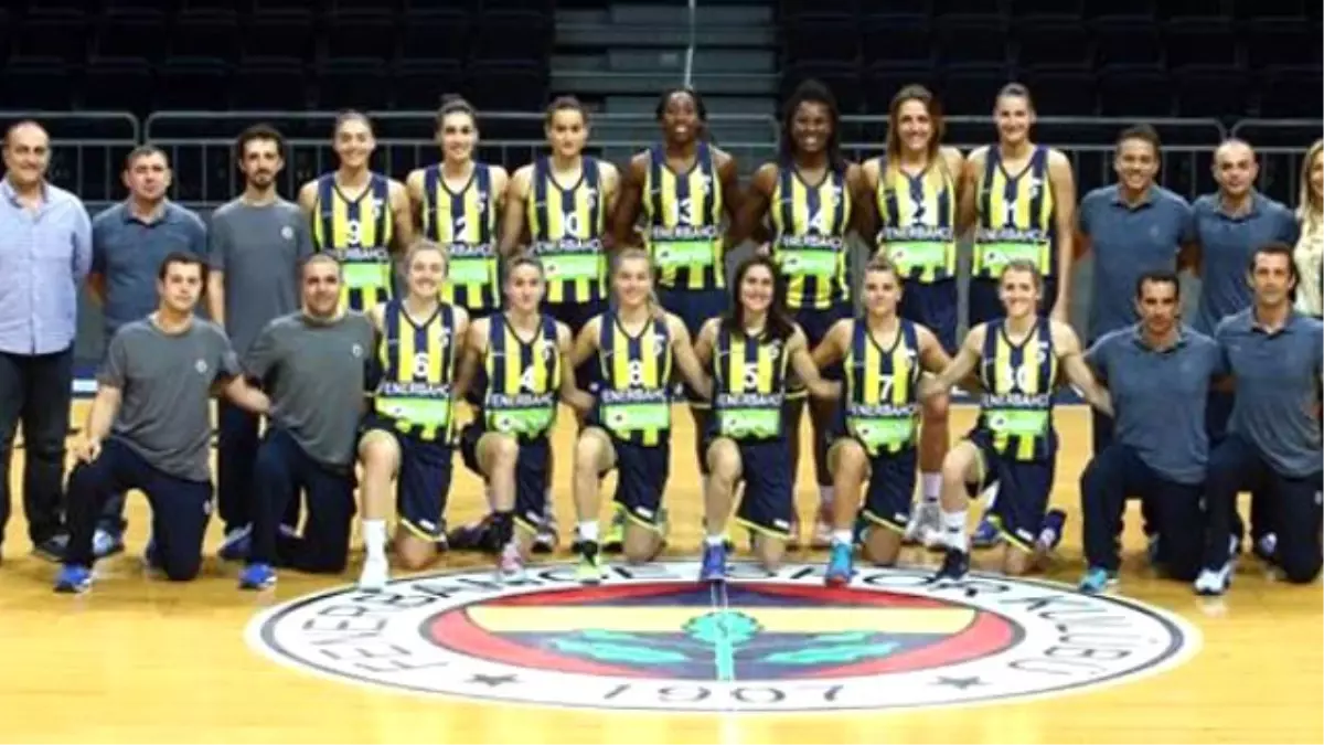 Fenerbahçe, Dinamo Kursk\'a 72-40 Yenildi