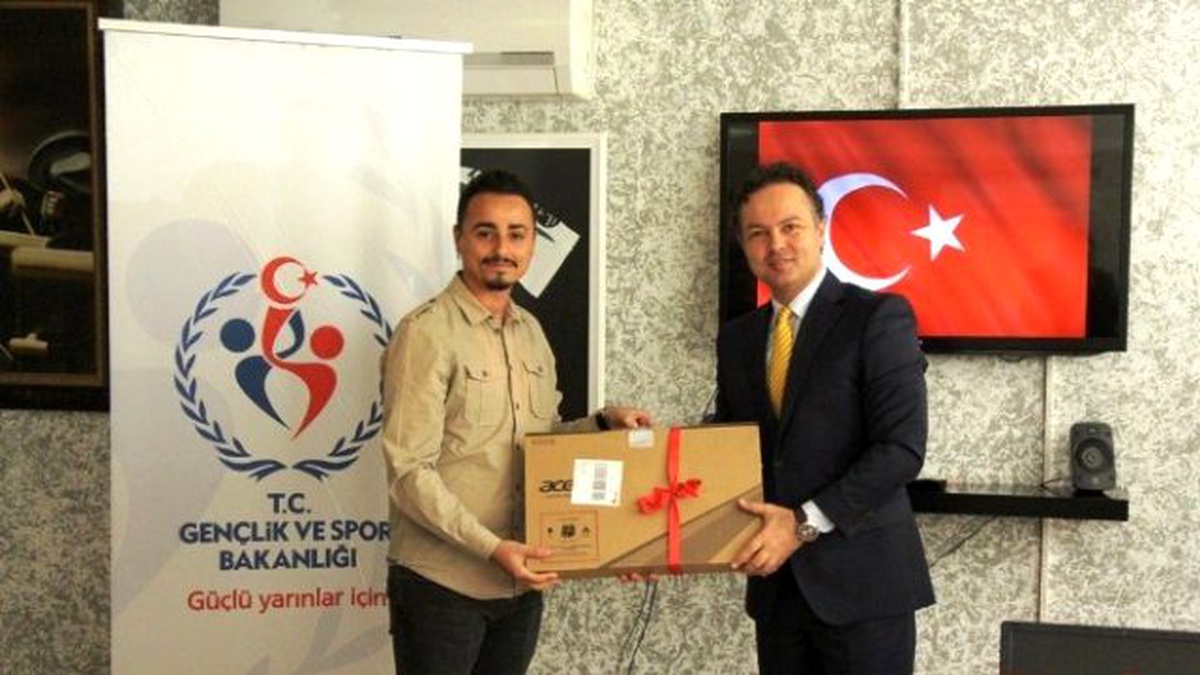 Gençlik Merkezlerine Bilgisayar Desteği