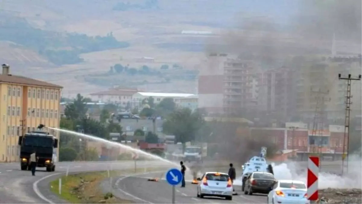 İzinsiz Gösteriye Polis Müdahalesi